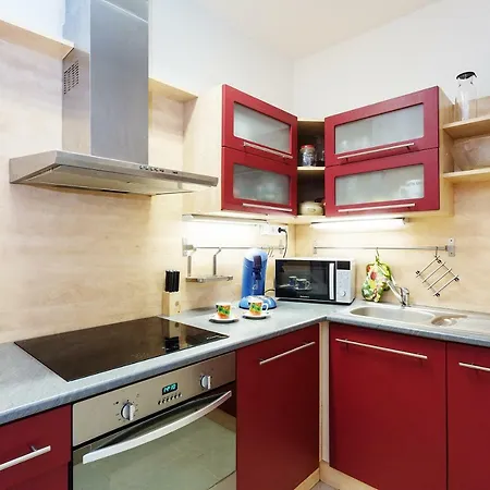 Stylish On Riverside * براغ